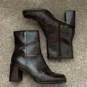Brown and black square toe Windsor boots, women’s size 8, 2-3 inch heel
